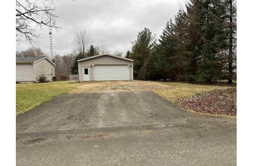 N4951 Curtis Ln, Iron Ridge, WI 53035