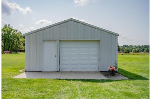 W4597 40th St, Mauston, WI 53948