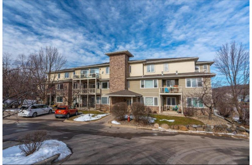 3001 Stratton Way 106, Madison, WI 53719