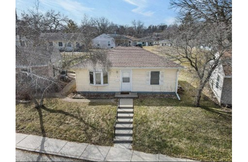 19 Craig Ave, Madison, WI 53705