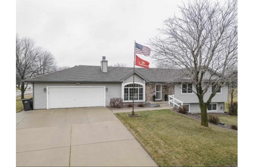 6124 Woodland Dr, Waunakee, WI 53597