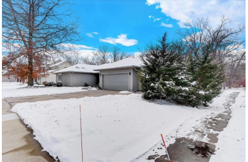 7629 Farmington Way, Madison, WI 53717