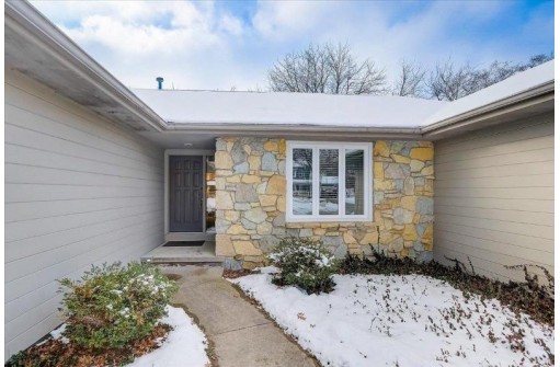 7629 Farmington Way, Madison, WI 53717