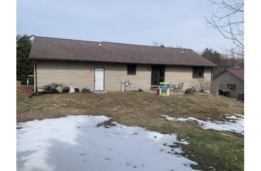 131 Barbara Ann Dr, Reedsburg, WI 53959