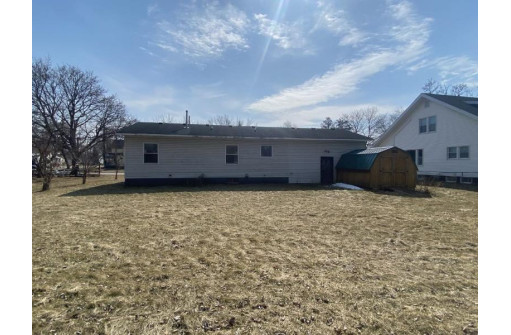 760 Prairie St, Prairie Du Sac, WI 53578