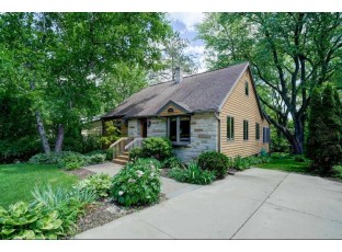 1719 Laurel Crst Madison, WI 53705