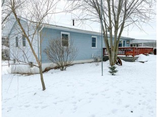 425 E York St Viola, WI 54664