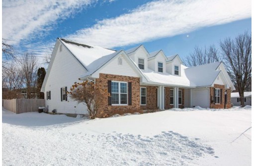 1085 Colleen Ct, Platteville, WI 53818