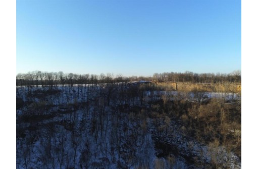 13584 Quarry Dr, Richland Center, WI 53581