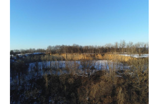 13584 Quarry Dr, Richland Center, WI 53581