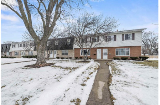 1529 Ivory Dr, Sun Prairie, WI 53590