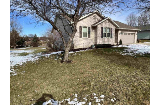 427 W Clover Ln, Cottage Grove, WI 53527