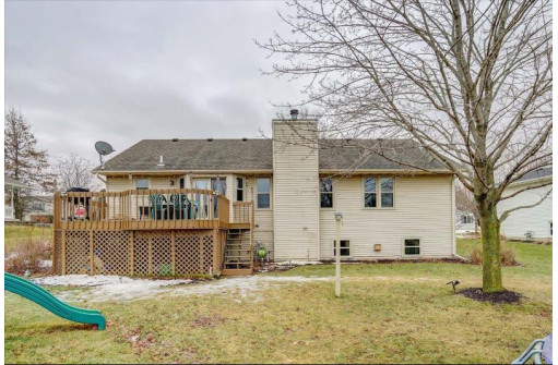 427 W Clover Ln, Cottage Grove, WI 53527