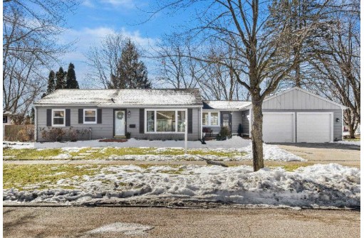 307 Dorow Ave, Edgerton, WI 53534