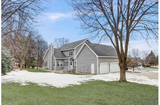 5843 Marsh View Ct, Fitchburg, WI 53711