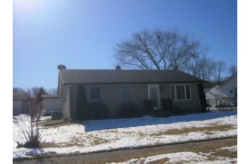 2144 Lenox St, Beloit, WI 53511