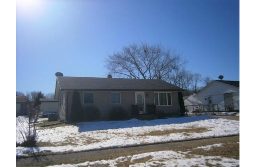 2144 Lenox St, Beloit, WI 53511