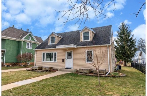 1109 E Main St, Stoughton, WI 53589