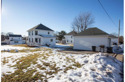 337 W Harrison St, Shullsburg, WI 53586