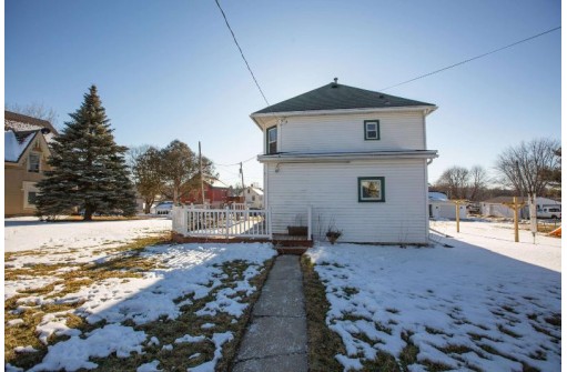 337 W Harrison St, Shullsburg, WI 53586