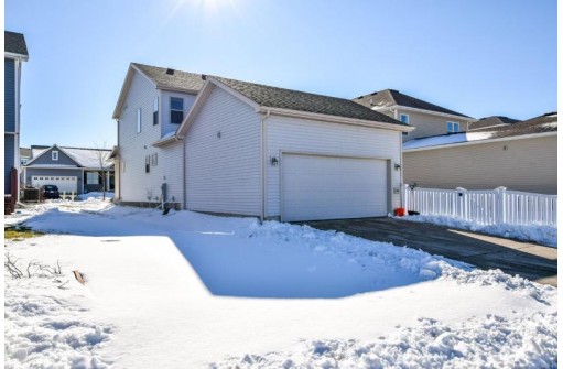 9362 Harvest Moon Ln, Verona, WI 53593