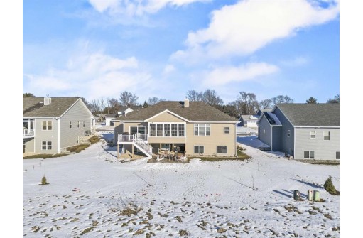 6673 Royal View Dr, DeForest, WI 53532