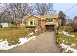 5502 Maywood Rd Monona, WI 53716