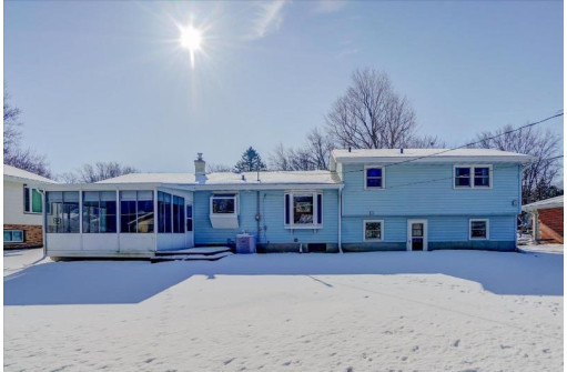 316 Meadow Ln, DeForest, WI 53532