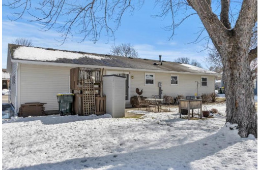 111 Cedar St, Sauk City, WI 53583