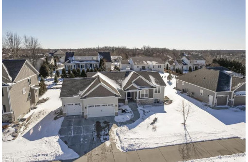 2215 Lonnie Ln, Sun Prairie, WI 53590