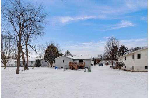 136 Eager Ct, Evansville, WI 53536