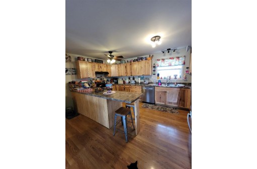 1114 Skyview Dr, Lancaster, WI 53813