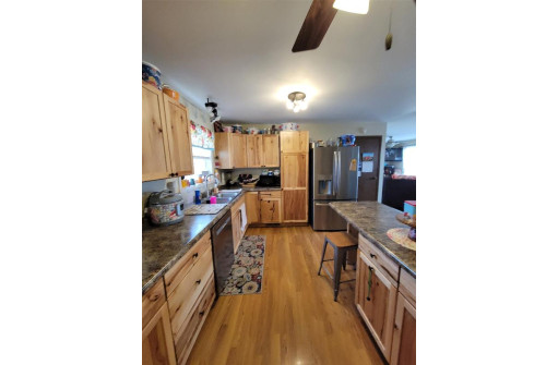 1114 Skyview Dr, Lancaster, WI 53813