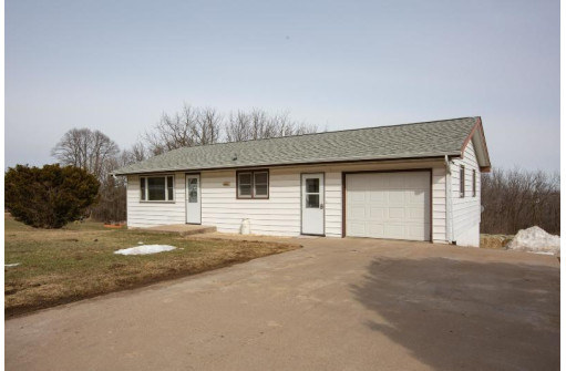 582 County Road Z, Hazel Green, WI 53811