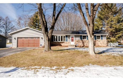 504 Woodvale Dr, DeForest, WI 53532