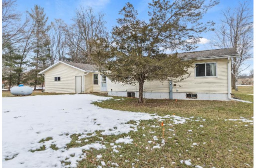 W6193 W Bush Rd, Pardeeville, WI 53954