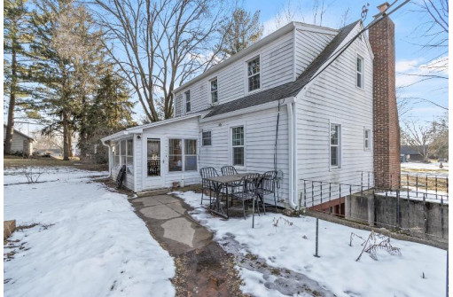 422 N Cleveland St, Poynette, WI 53955