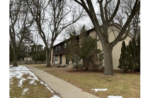 1902 Cameron Dr, Madison, WI 53711