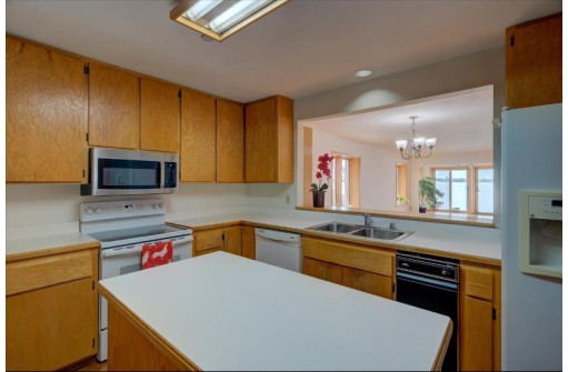 4001 Monona Dr 101, Monona, WI 53716