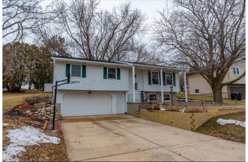 608 Acker Pky, DeForest, WI 53532