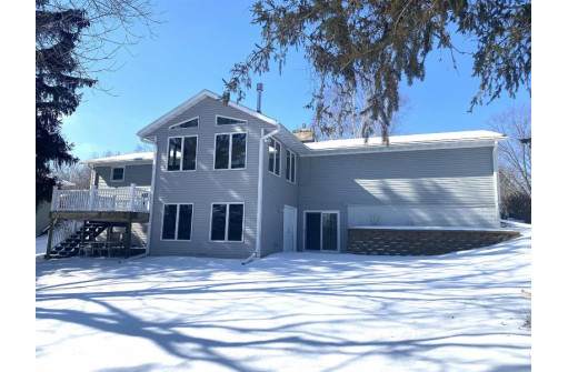 415 Park View Dr, Mount Horeb, WI 53572