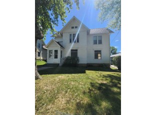 439 S Ludington St Columbus, WI 53925