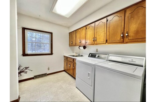 2614 N River Bluff Dr, Janesville, WI 53545-0796