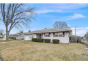 916 N Lexington Dr, Janesville, WI 53545