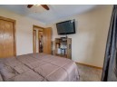 916 N Lexington Dr, Janesville, WI 53545