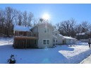 W9429 Parkway Dr, Poynette, WI 53955