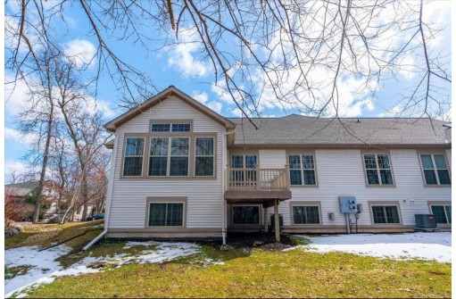 1342 Woodgrove Way, Sun Prairie, WI 53590