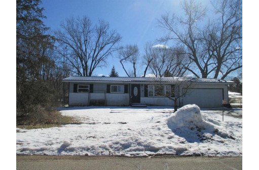 W5919 Freedom Rd, Montello, WI 53949