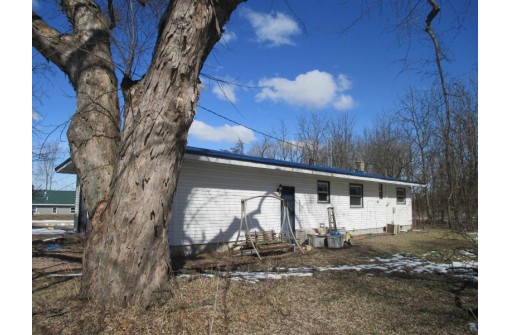 W5919 Freedom Rd, Montello, WI 53949