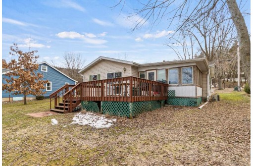 W11338 Red Cedar Dr, Lodi, WI 53555